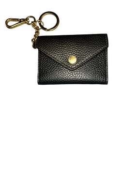 Steve Madden Black Pebbled Faux Leather Envelope Keychain Wallet